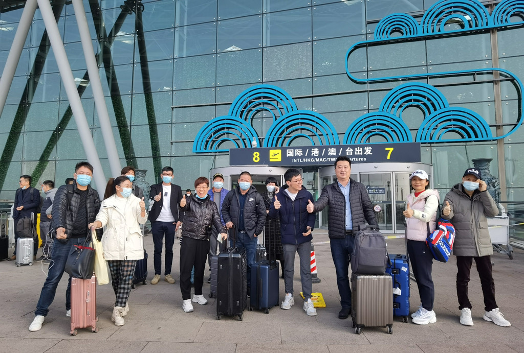 14 四大天后順利抵達濟南機場(chǎng).jpg
